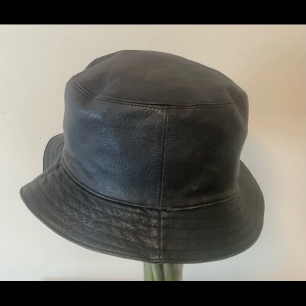 Authentic Burberry Reversible Bucket Hat. Black leather. - Picture 2 of 10